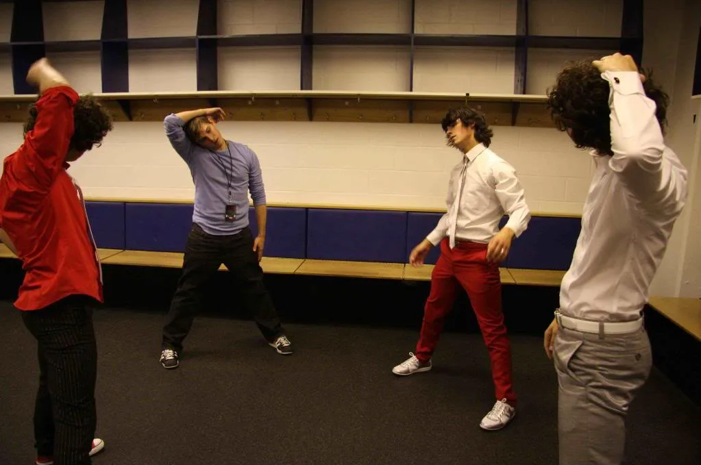 Paul Becker rehearsing with the Jonas Brothers, 2009